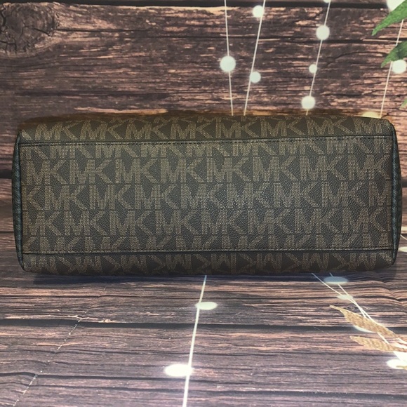 🌺 MICHAEL KORS 🌺 CAROLINE BROWN BLACK SIGNATURE - Picture 7 of 8